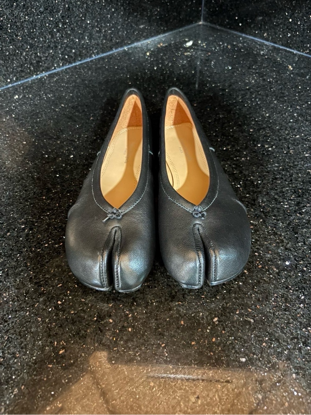 Maison Martin Margiela black Tabi ballet flats - Picture 2 of 6